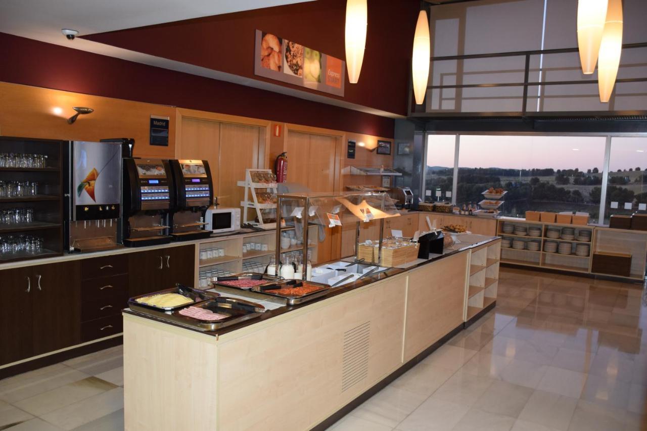 Hotel Holiday Inn Express Madrid-Rivas By Ihg Kültér fotó